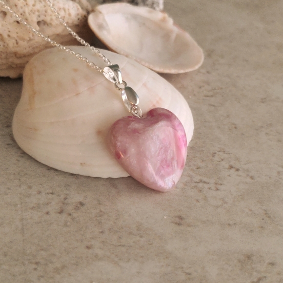 Beautiful Faux Rose Quartz Necklace - Picture 6 of 6